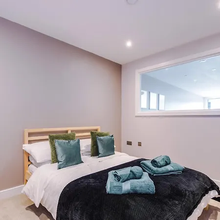 Apartmán Stylish Centre 2 Bed With Balcony *