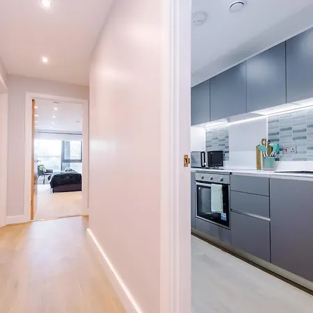 Apartmán Stylish Centre 2 Bed With Balcony *