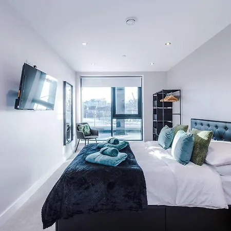 Apartmán Stylish Centre 2 Bed With Balcony *