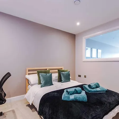 Stylish Centre 2 Bed With Balcony Apartmán Leeds (West Yorkshire)
