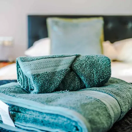 Apartmán Stylish Centre 2 Bed With Balcony