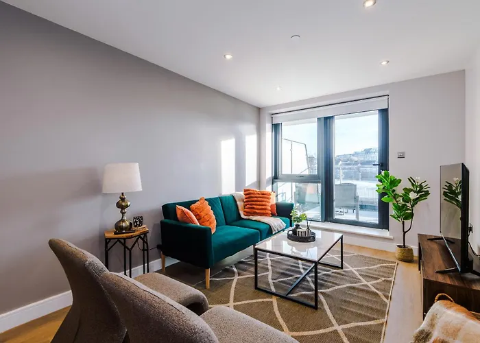 Stylish Centre 2 Bed With Balcony Apartamento