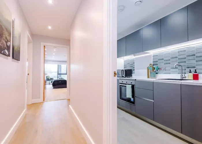 Apartamento Stylish Centre 2 Bed With Balcony *