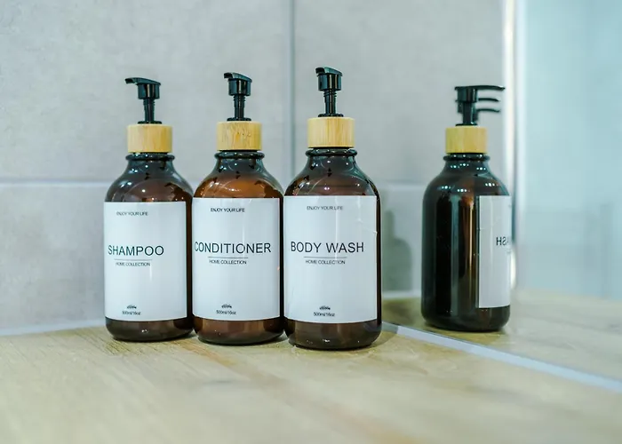 Stylish Centre 2 Bed With Balcony