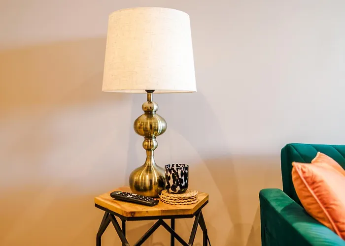 Apartamento Stylish Centre 2 Bed With Balcony