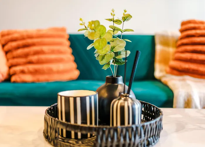 Stylish Centre 2 Bed With Balcony * Leeds (West Yorkshire)